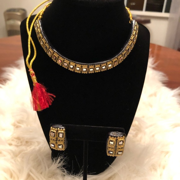 Choker  Necklace and Matching Earrings - Picture 2 of 2